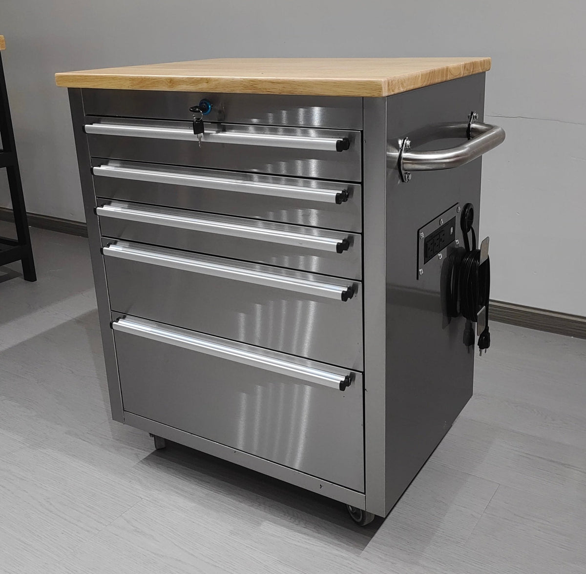 26-Inch 5-Drawer Stainless Steel Tool Bench with Rubber Wood Top – Rolling Workbench with Locking Drawers & Casters – TB2619S